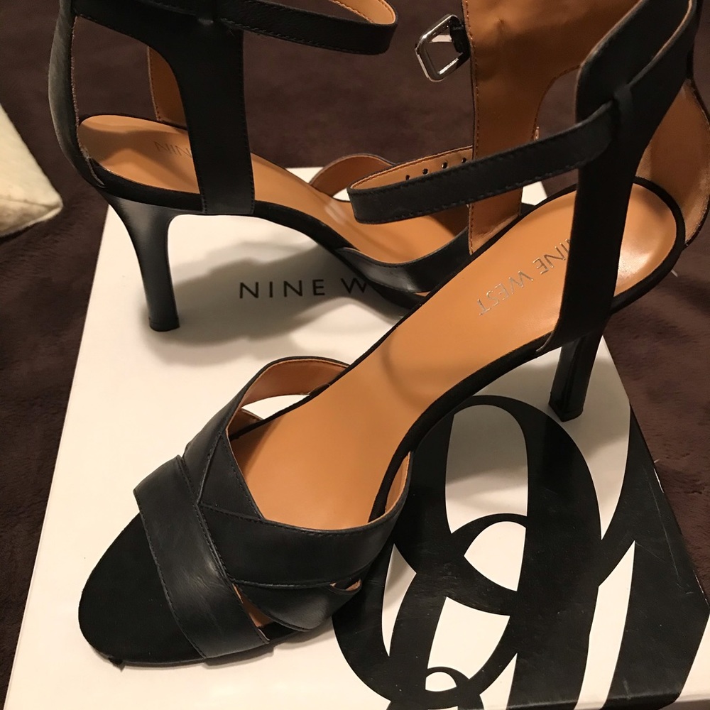 Nine West Heel Sandal. Style Frenchyo